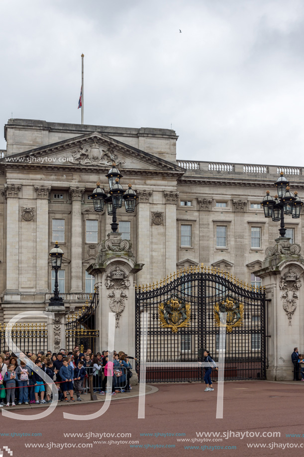 LONDON, ENGLAND - JUNE 17, 2016: Buckingham Palace London, England, Great Britain