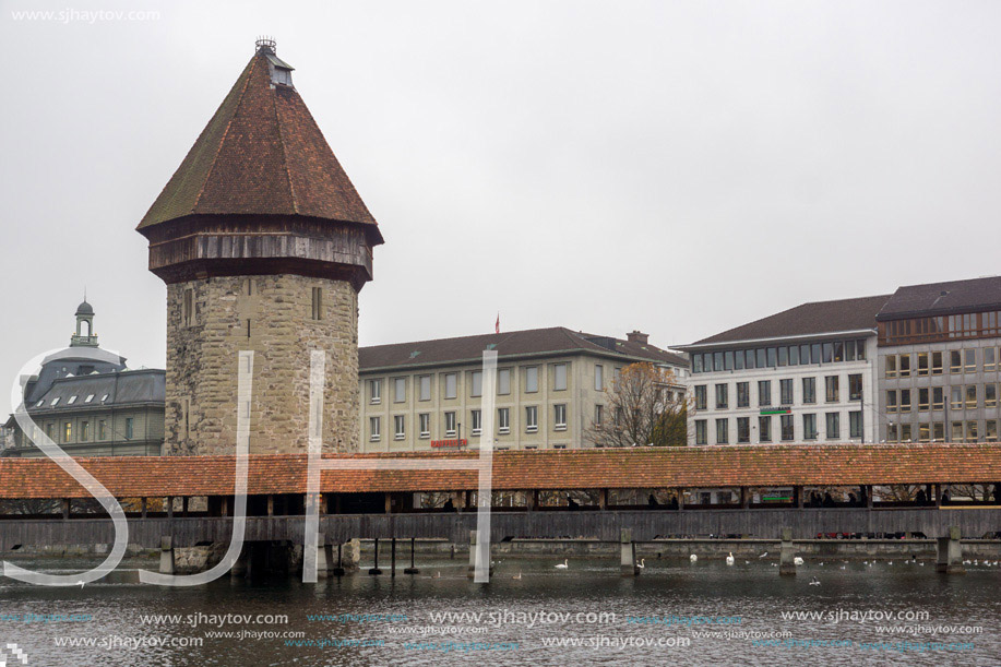 Amazing view of Chapel Bridge over Reuss River, Lucerne, Switzerland