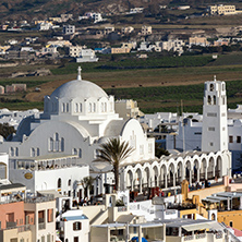 White Church town of Fira, Santorini island, Thira, Cyclades, Greece