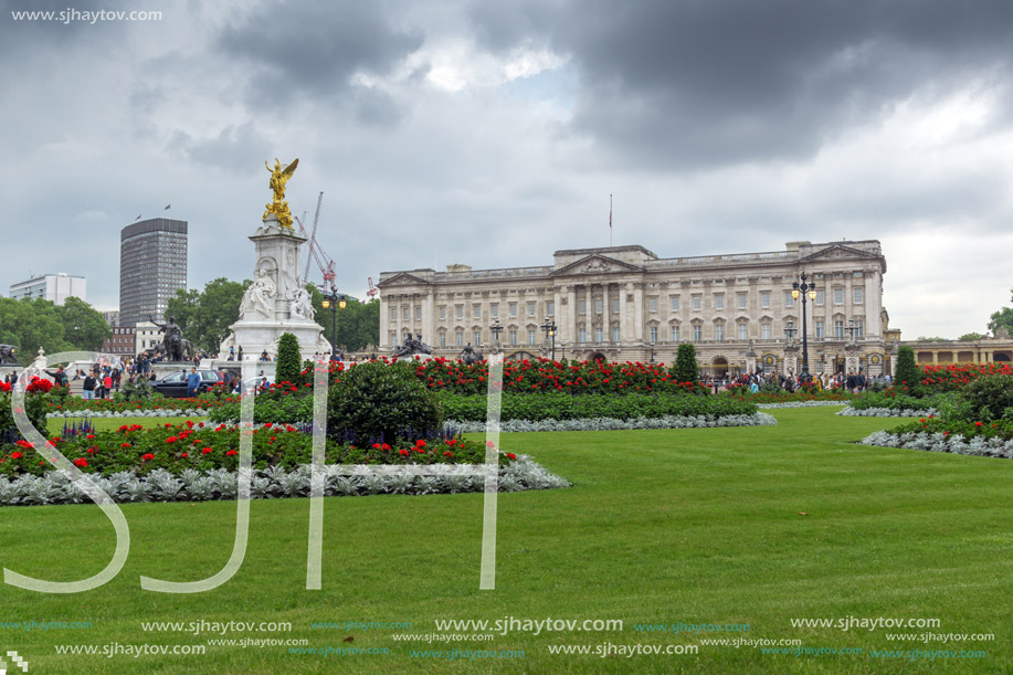 LONDON, ENGLAND - JUNE 17 2016: Panorama of Buckingham Palace in London, England, Great Britain