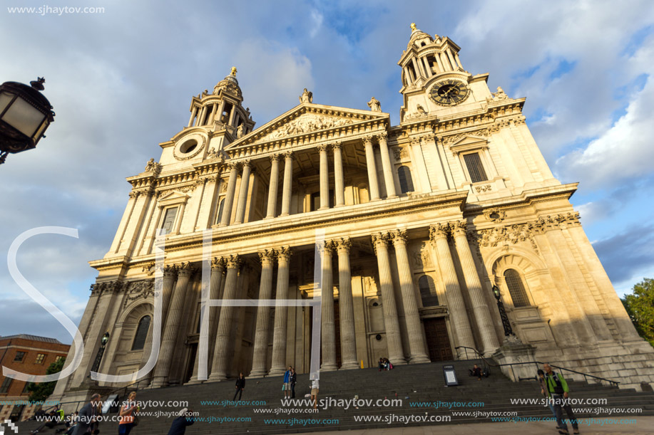 LONDON, ENGLAND - JUNE 17 2016: Amazing view of St. Paul Cathedral in London, Great Britain