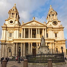 LONDON, ENGLAND - JUNE 17 2016: Amazing view of St. Paul Cathedral in London, Great Britain