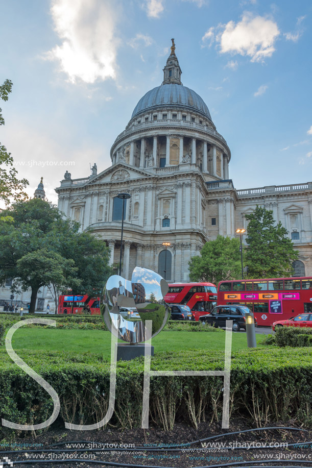 LONDON, ENGLAND - JUNE 17 2016: Amazing view of St. Paul Cathedral in London, Great Britain