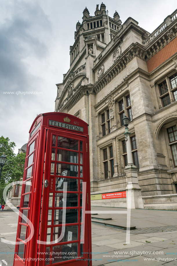 LONDON, ENGLAND - JUNE 18 2016: Entrance of Victoria and Albert Museum, London, Great Britain