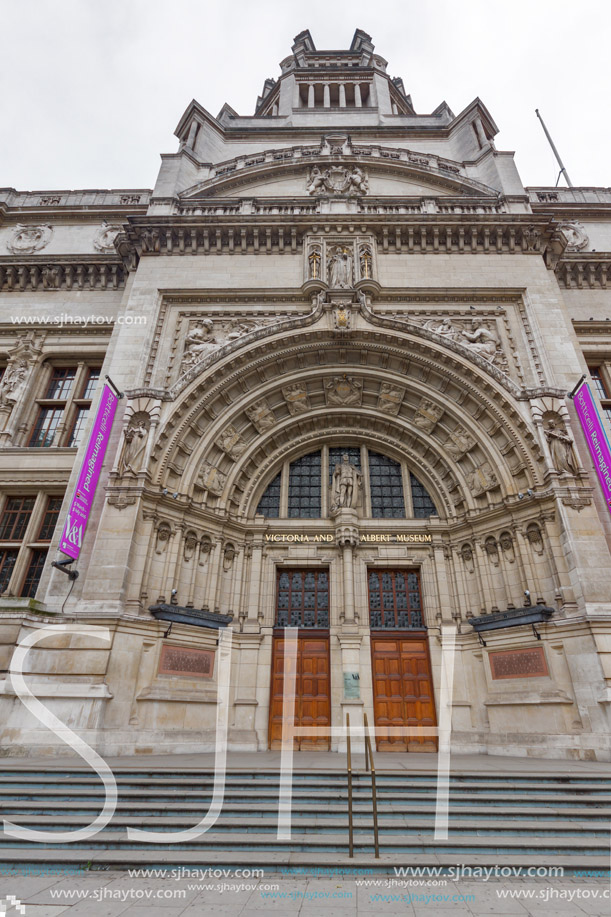 LONDON, ENGLAND - JUNE 18 2016: Entrance of Victoria and Albert Museum, London, Great Britain