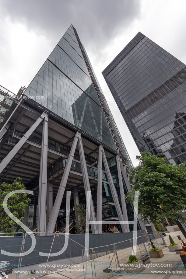 LONDON, ENGLAND - JUNE 18 2016: Amazing cityscape of Business Building in City of London, Great Britain