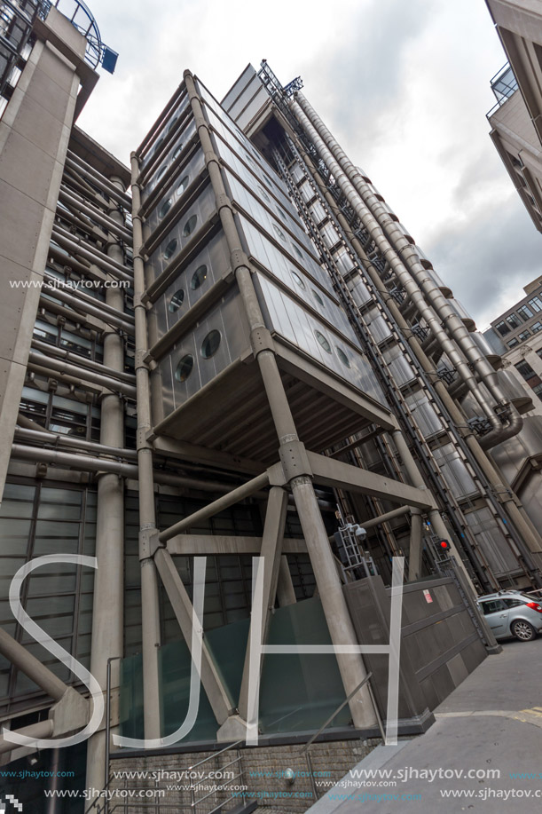 LONDON, ENGLAND - JUNE 18 2016: Amazing cityscape of Business Building in City of London, Great Britain