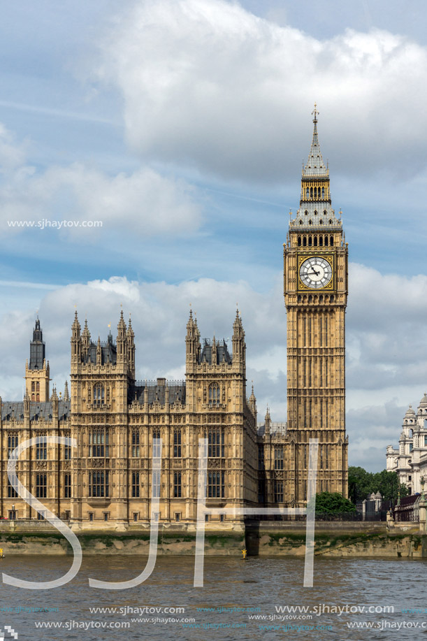 LONDON, ENGLAND - JUNE 19 2016: Cityscape of Westminster Palace and Thames River, London, England, United Kingdom
