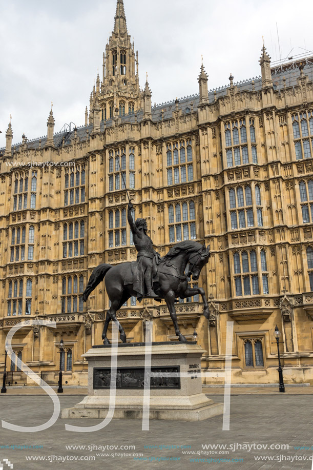 LONDON, ENGLAND - JUNE 19 2016: Richard I monument in front of Houses of Parliament, London, England, United Kingdom