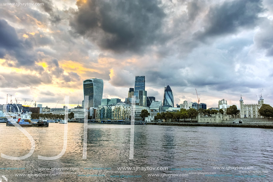 Sunset panorama of city of London and Thames river, England, Great Britain