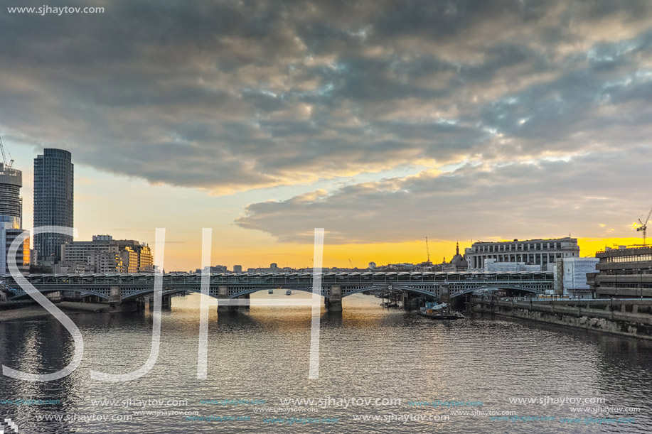 Sunset panorama of city of London and Thames river, England, Great Britain