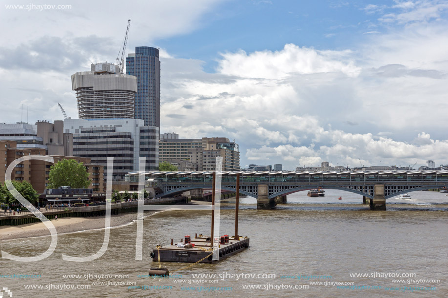 LONDON, ENGLAND - JUNE 15 2016: Panoramic view of Thames River in City of London, England, Great Britain