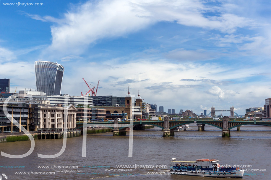 LONDON, ENGLAND - JUNE 15 2016: Panoramic view of Thames River in City of London, England, Great Britain