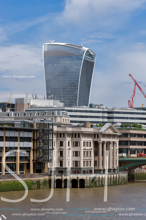 LONDON, ENGLAND - JUNE 15 2016: Panoramic view of Thames River in City of London, England, Great Britain