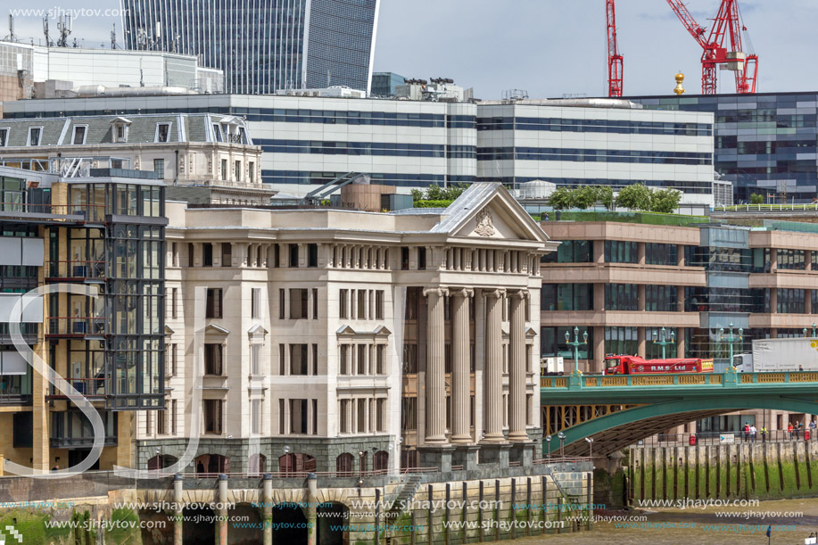 LONDON, ENGLAND - JUNE 15 2016: Panoramic view of Thames River in City of London, England, Great Britain