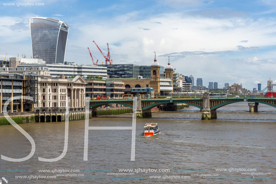 LONDON, ENGLAND - JUNE 15 2016: Panoramic view of Thames River in City of London, England, Great Britain