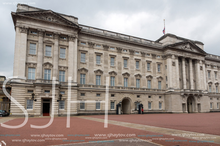 LONDON, ENGLAND - JUNE 17 2016: Buckingham Palace London, England, Great Britain