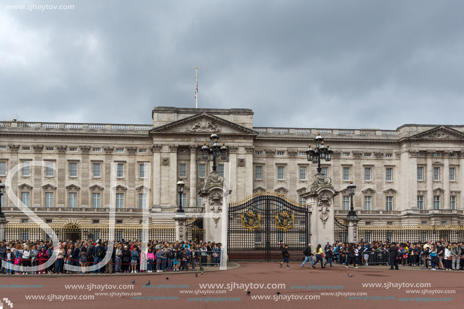 LONDON, ENGLAND - JUNE 17 2016: Buckingham Palace London, England, Great Britain