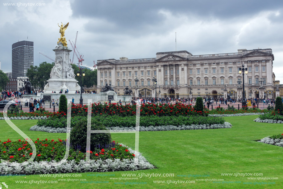 LONDON, ENGLAND - JUNE 17 2016: Panorama of Buckingham Palace London, England, Great Britain