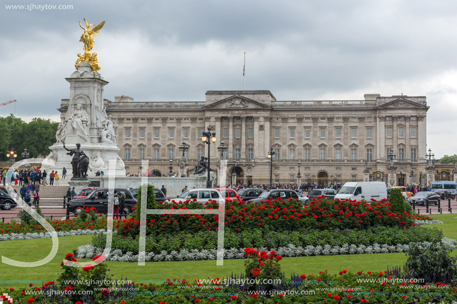 LONDON, ENGLAND - JUNE 17 2016: Panorama of Buckingham Palace London, England, Great Britain