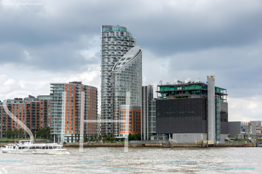 LONDON, ENGLAND - JUNE 17 2016: Canary Wharf view from Greenwich, London, England, Great Britain