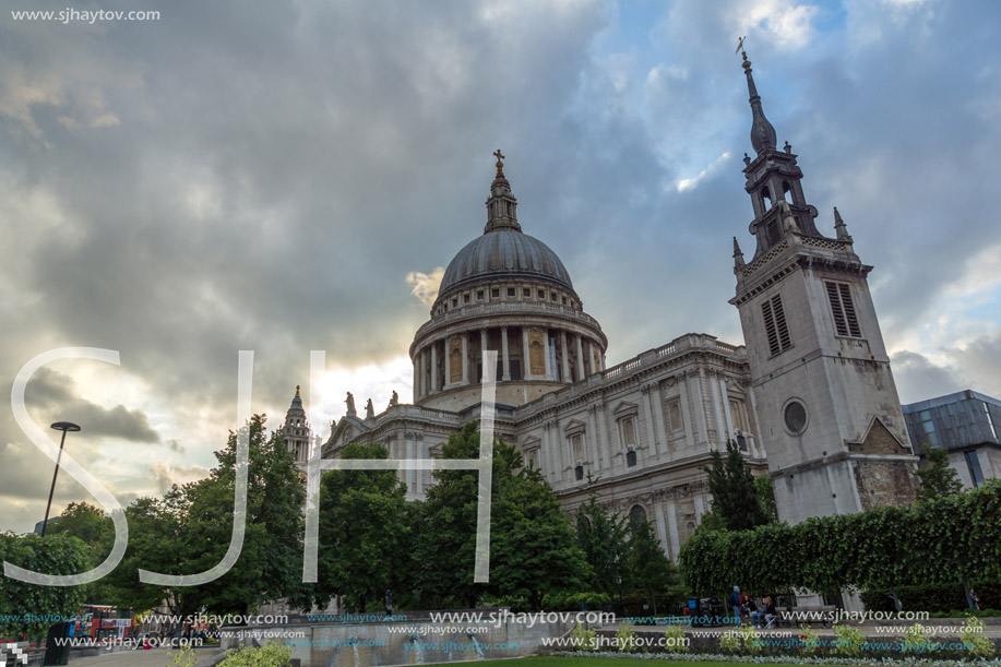 LONDON, ENGLAND - JUNE 17 2016: Amazing view of St. Paul Cathedral in London, Great Britain