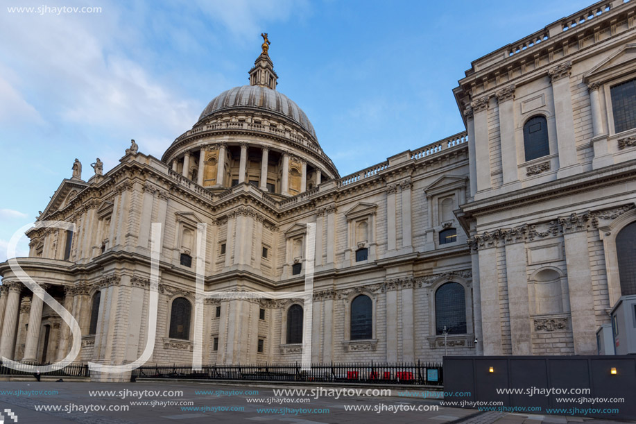 LONDON, ENGLAND - JUNE 17 2016: Amazing view of St. Paul Cathedral in London, Great Britain
