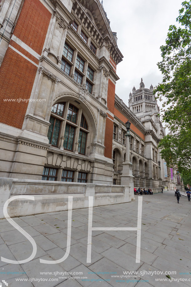 LONDON, ENGLAND - JUNE 18 2016: Morning view of Victoria and Albert Museum, London, Great Britain