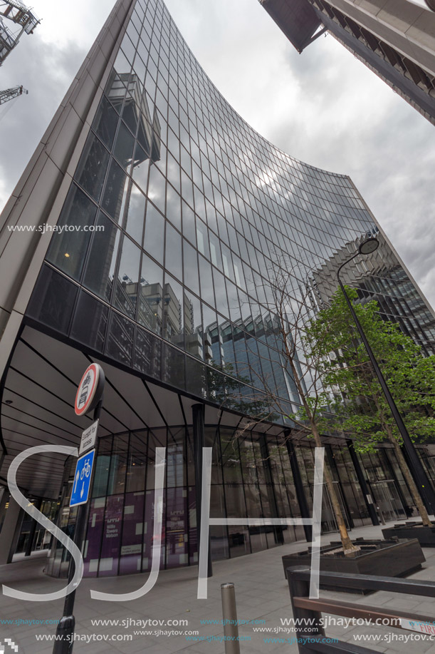 LONDON, ENGLAND - JUNE 18 2016: Amazing view of Business Building in City of London, Great Britain