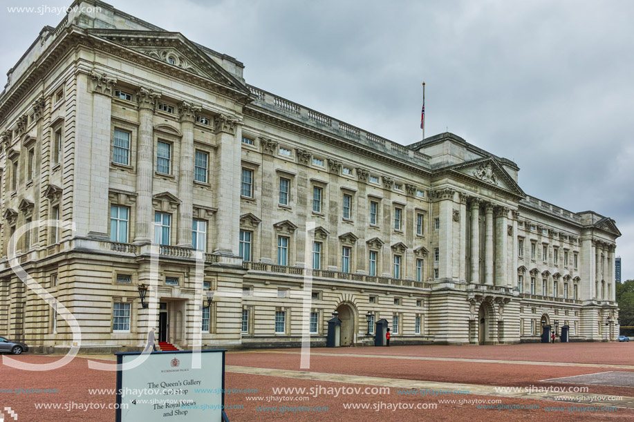 LONDON, ENGLAND - JUNE 17 2016: Buckingham Palace London, England, Great Britain