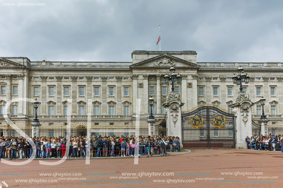 LONDON, ENGLAND - JUNE 17 2016: Buckingham Palace London, England, Great Britain