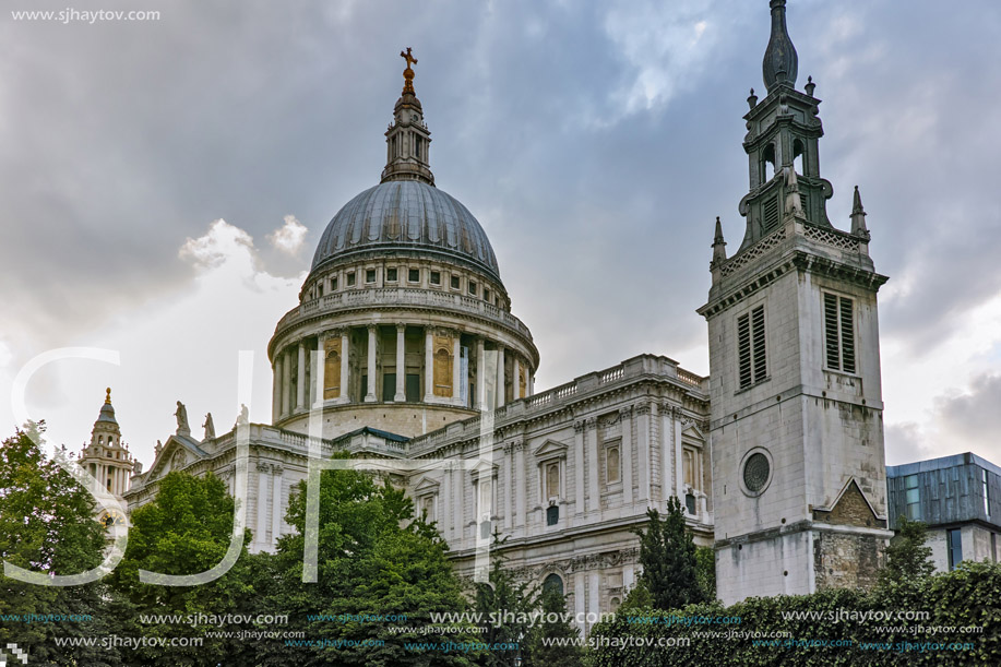 LONDON, ENGLAND - JUNE 17 2016: Amazing view of St. Paul Cathedral in London, Great Britain
