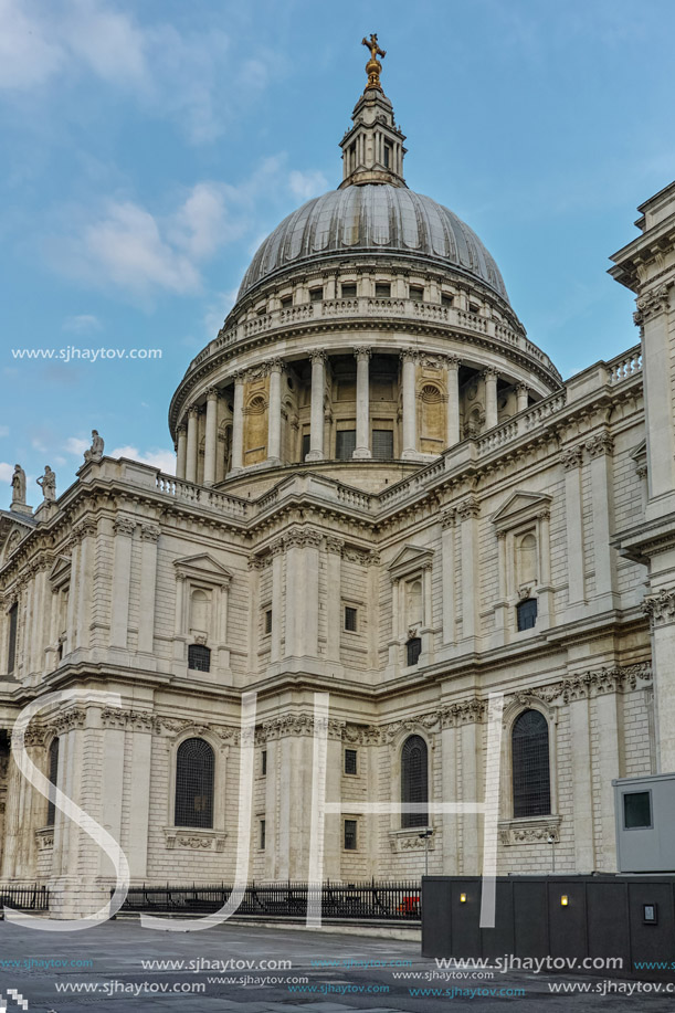 LONDON, ENGLAND - JUNE 17 2016: Amazing view of St. Paul Cathedral in London, Great Britain