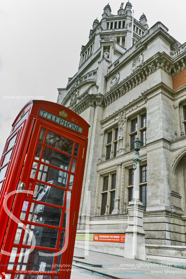 LONDON, ENGLAND - JUNE 18 2016: Entrance of Victoria and Albert Museum, London, Great Britain