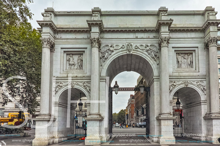 LONDON, ENGLAND - JUNE 18 2016: Amazing view of Marble Arch, London, Great Britain
