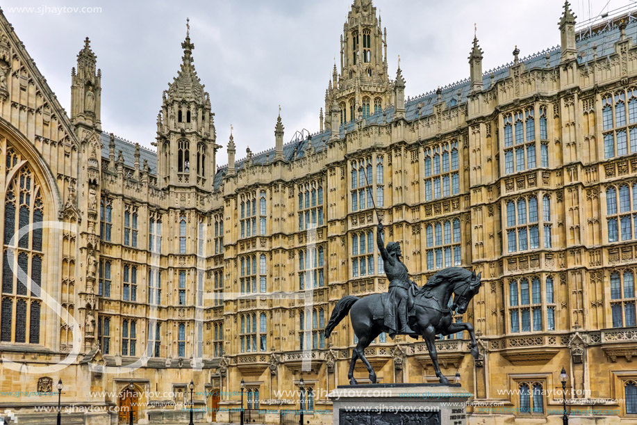 LONDON, ENGLAND - JUNE 19 2016: Richard I monument in front of Houses of Parliament, London, England, United Kingdom