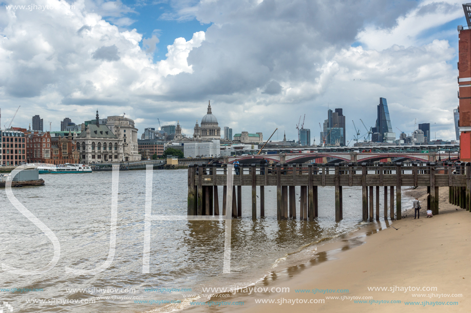 LONDON, ENGLAND - JUNE 15 2016:  Panoramic view of Thames river and City of London, Great Britain