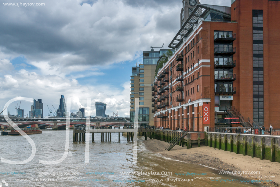 LONDON, ENGLAND - JUNE 15 2016:  Panoramic view of Thames river and City of London, Great Britain