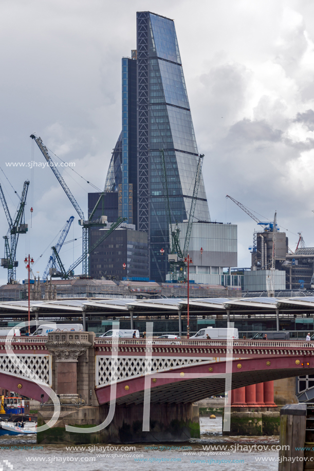 LONDON, ENGLAND - JUNE 15 2016:  Panoramic view of Thames river and City of London, Great Britain