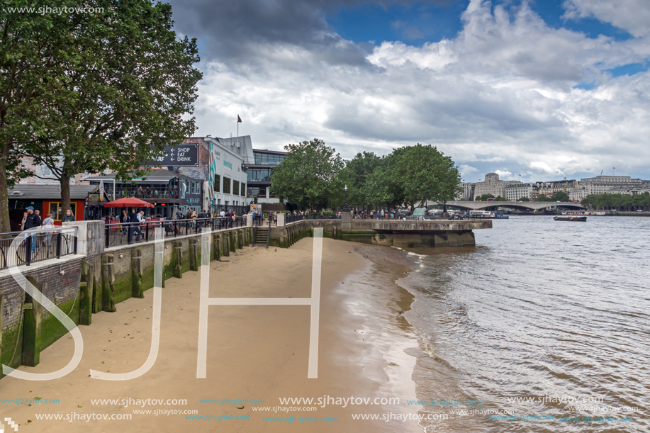 LONDON, ENGLAND - JUNE 15 2016:  Panoramic view of Thames river and City of London, Great Britain