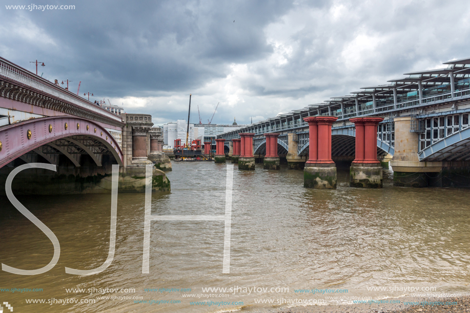 LONDON, ENGLAND - JUNE 15 2016: Panoramic view of Thames river and City of London, Great Britain