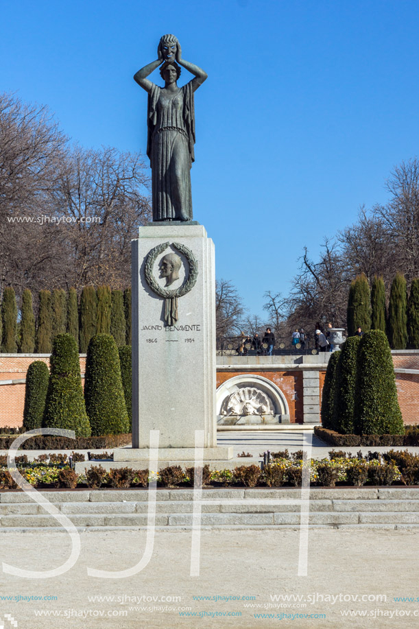 MADRID, SPAIN - JANUARY 22, 2018: Jacinto Benavente Statue at Plaza Parterre in The Retiro Park in City of Madrid, Spain