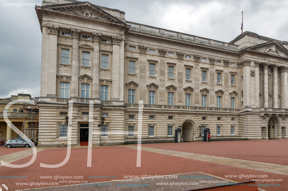 LONDON, ENGLAND - JUNE 17, 2016: Buckingham Palace London, England, Great Britain