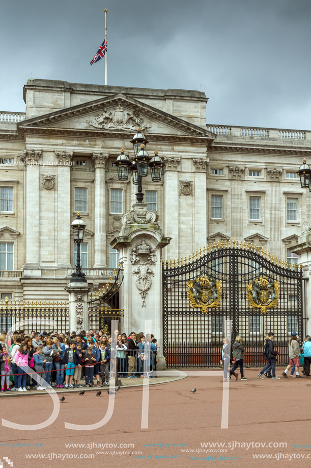 LONDON, ENGLAND - JUNE 17, 2016: Buckingham Palace London, England, Great Britain