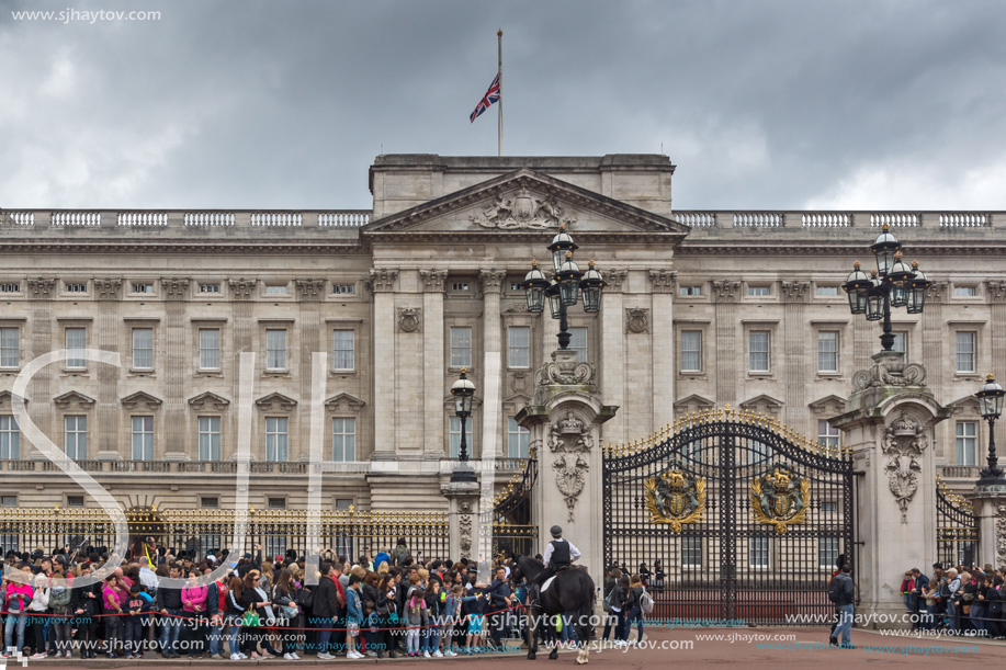 LONDON, ENGLAND - JUNE 17, 2016: Buckingham Palace London, England, Great Britain