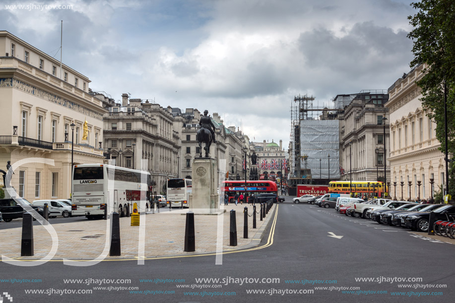 LONDON, ENGLAND - JUNE 17, 2016: Edward VII Memorial Statue in city ofLondon, England, Great Britain