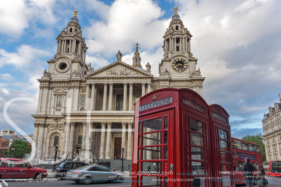 LONDON, ENGLAND - JUNE 17, 2016: Amazing sunset view of St. Paul Cathedral in London, Great Britain