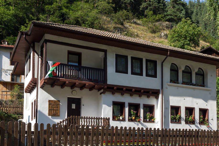 SHIROKA LAKA, BULGARIA - AUGUST 14, 2018: Old houses in historical town of Shiroka Laka, Smolyan Region, Bulgaria