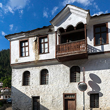 SHIROKA LAKA, BULGARIA - AUGUST 14, 2018: Old houses in historical town of Shiroka Laka, Smolyan Region, Bulgaria