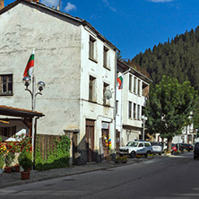 SHIROKA LAKA, BULGARIA - AUGUST 14, 2018: Old houses in historical town of Shiroka Laka, Smolyan Region, Bulgaria